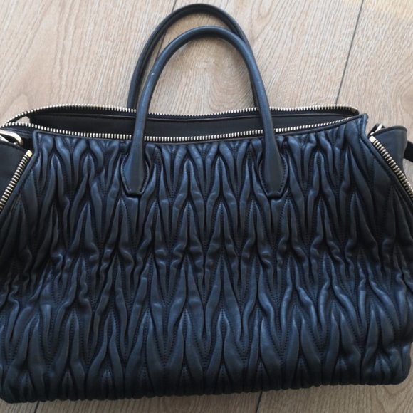 Miu Miu Authentic MATELASSÉ NAPPA LEATHER HANDBAG - Picture 16 of 16